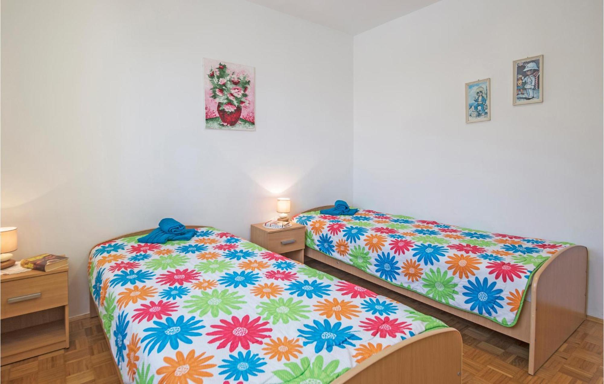 Gorgeous Apartment In Pula With House Sea View מראה חיצוני תמונה