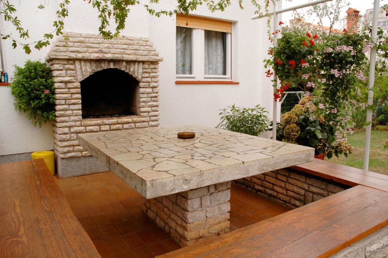 Gorgeous Apartment In Pula With House Sea View מראה חיצוני תמונה