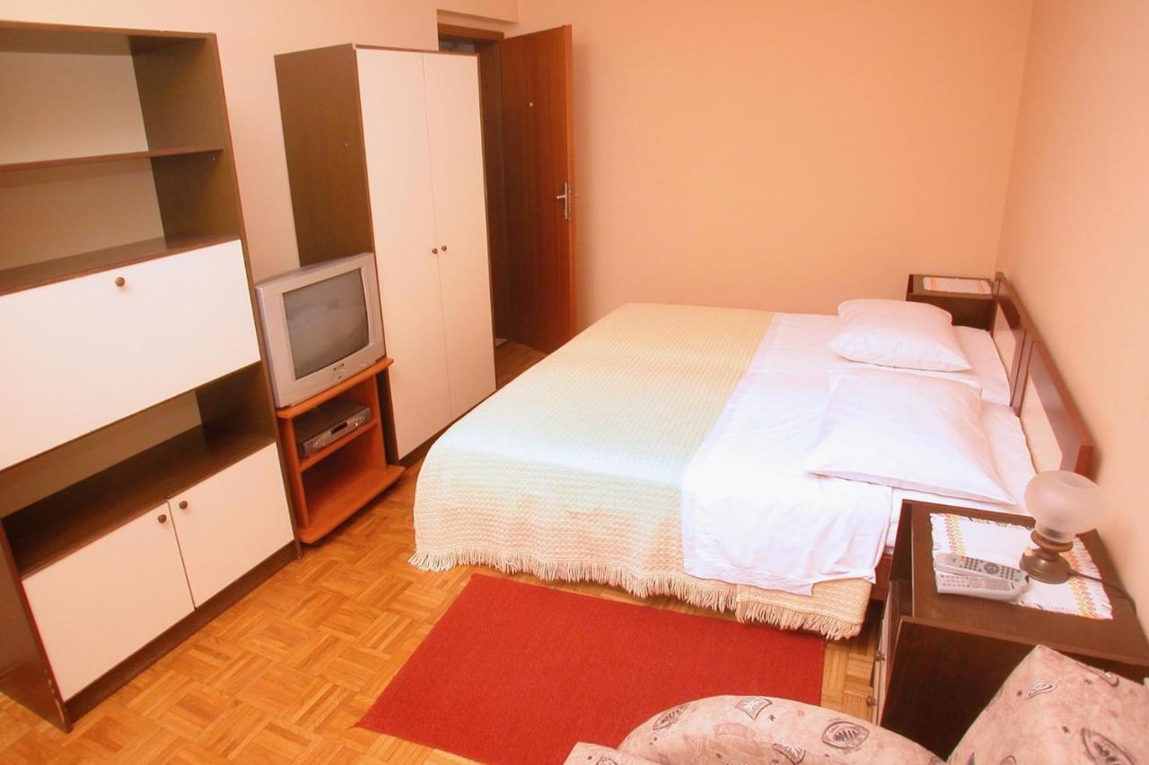 Gorgeous Apartment In Pula With House Sea View מראה חיצוני תמונה
