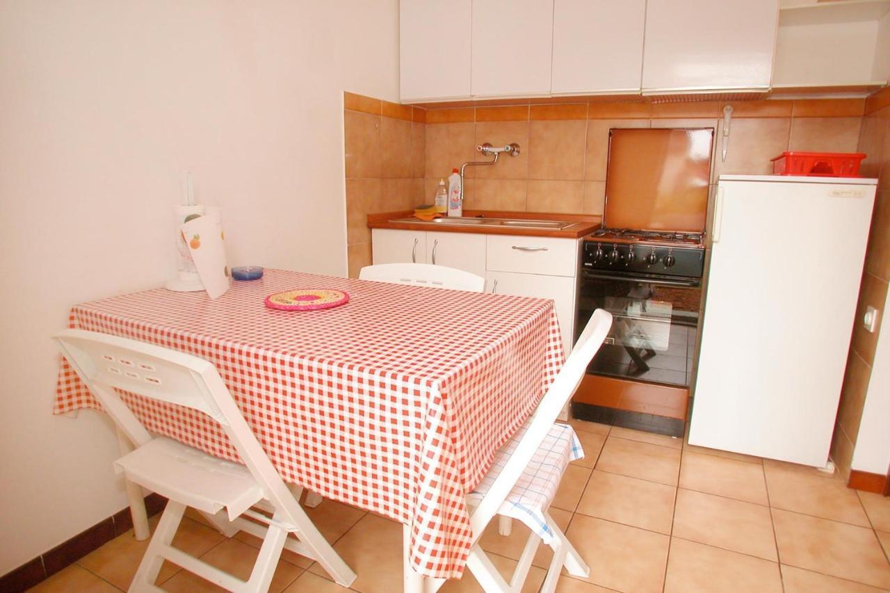 Gorgeous Apartment In Pula With House Sea View מראה חיצוני תמונה